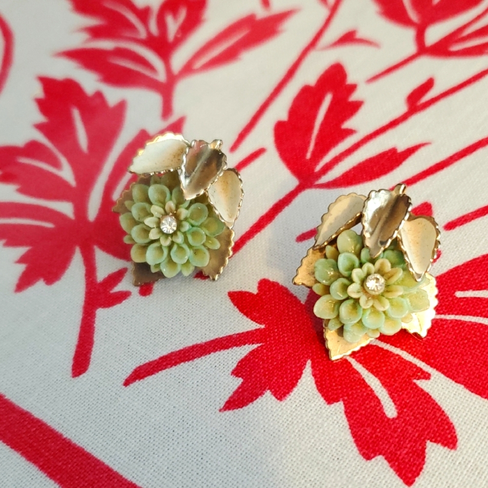 Vintage Lucite And Enamel Flower Earrings